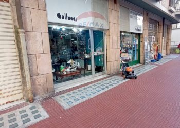 Shop Via di Santa Chiara, 10R-12R 
 Carignano, Genova (neighborhood Carignano) - photo 12