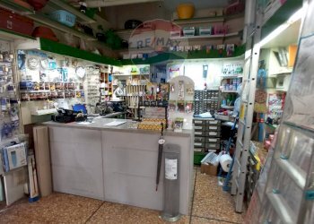 Shop Via di Santa Chiara, 10R-12R 
 Carignano, Genova (neighborhood Carignano) - photo 13