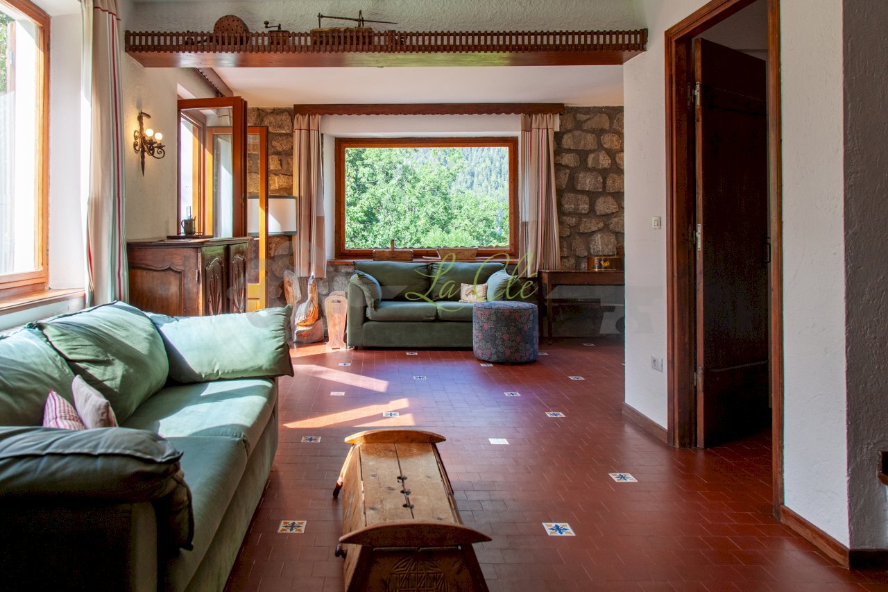 AFFITTO VERRAND-SALONE DOPPIO - Quadrilocale Avenue Dent du Geant 31, Prè-Saint-Didier - foto 1