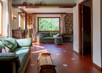 AFFITTO VERRAND-SALONE DOPPIO - Quadrilocale Avenue Dent du Geant 31, Prè-Saint-Didier - foto 1