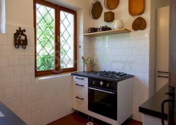 AFFITTO VERRAND- CUCINA SEMI ABITABILE - Quadrilocale Avenue Dent du Geant 31, Prè-Saint-Didier - foto 7