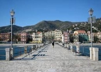 images[1].jpg - Magazzino Via Giuseppe Mazzini 48, Alassio - foto 1