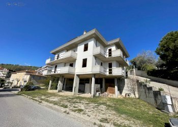 Independent house CONTRADA SAN SAVINO, Ripatransone - photo 1