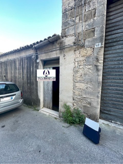 IMG_2587.jpg - Portion of a house Via Iachinoto Saverio, Modica - photo 1
