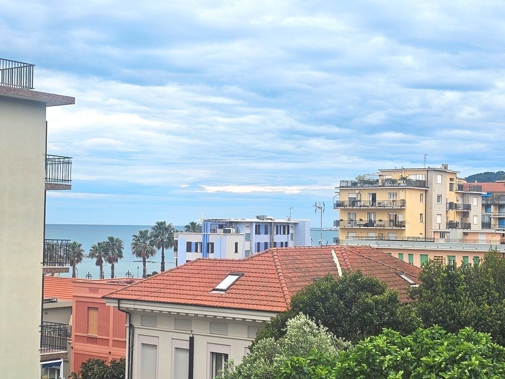 20250427_082605.jpg - Trilocale Via Cristoforo Colombo 1616, San Bartolomeo al Mare - foto 1