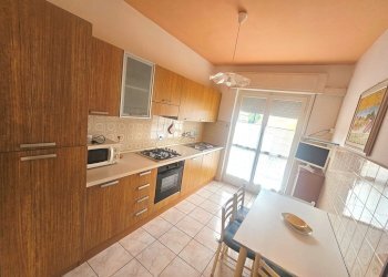 20250427_082757.jpg - Trilocale Via Cristoforo Colombo 1616, San Bartolomeo al Mare - foto 15