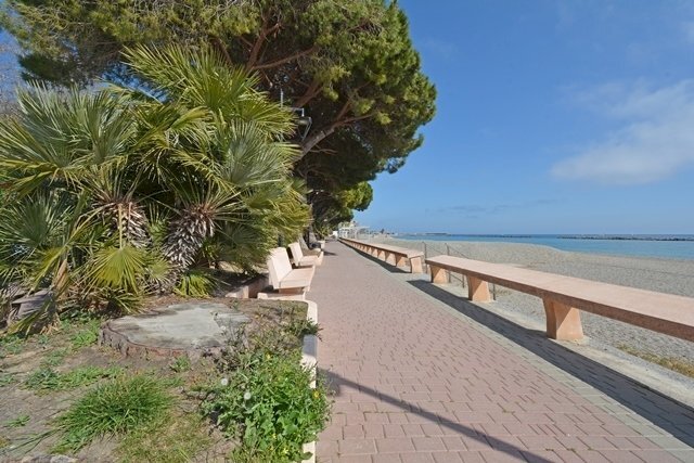 DSC_1292.jpg - Trilocale Viale Europa 5, San Bartolomeo al Mare - foto 2