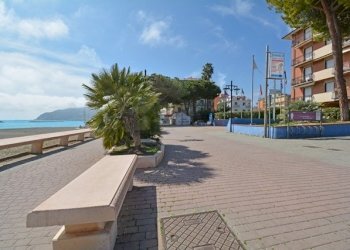 DSC_1293.jpg - Trilocale Viale Europa 5, San Bartolomeo al Mare - foto 3