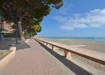 DSC_1295.jpg - Trilocale Viale Europa 5, San Bartolomeo al Mare - foto 4