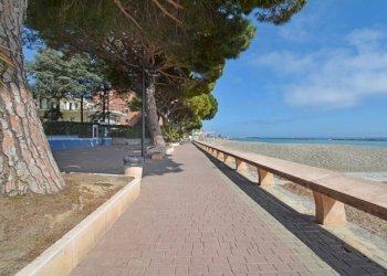 DSC_1296.jpg - Trilocale Viale Europa 5, San Bartolomeo al Mare - foto 5