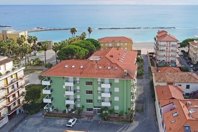 DJI_0129-1.jpg - Trilocale Via Aurelia 57, San Bartolomeo al Mare - foto 1