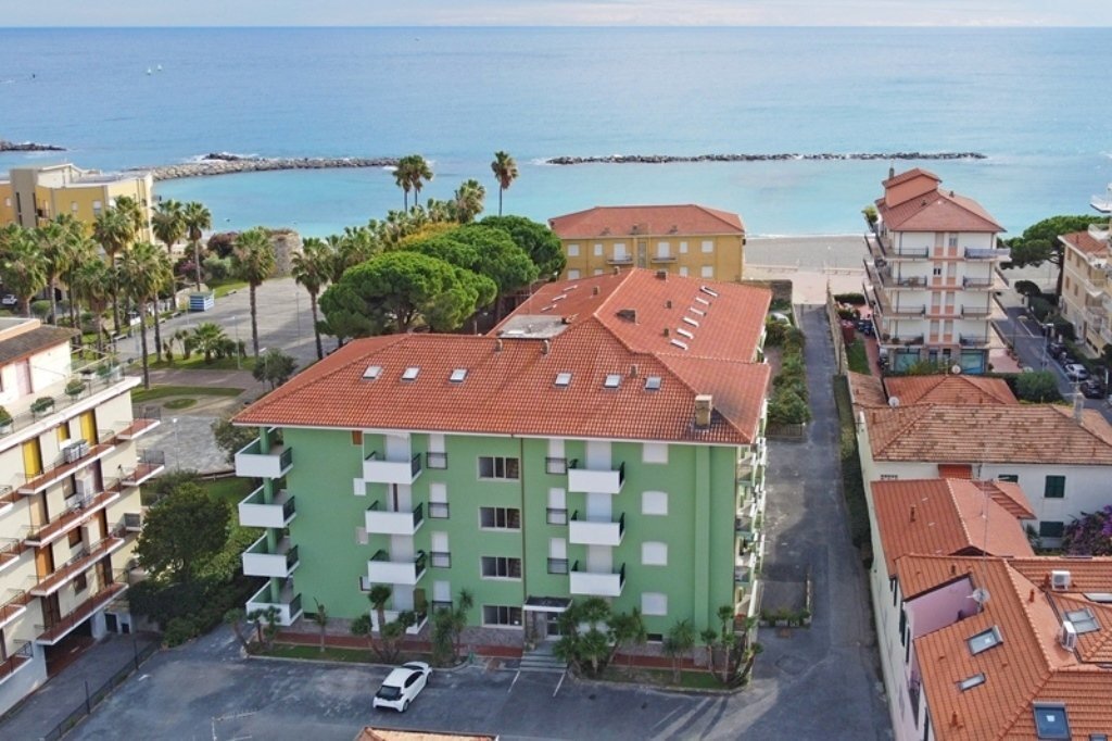 DJI_0129.jpg - Trilocale Via Aurelia 57, San Bartolomeo al Mare - foto 2