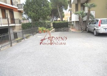 06.06.2016666-004-1-640x467.jpg - Trilocale Via Aurelia 57, San Bartolomeo al Mare - foto 10