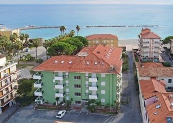 DJI_0129-1.jpg - Trilocale Via Aurelia 57, San Bartolomeo al Mare - foto 1