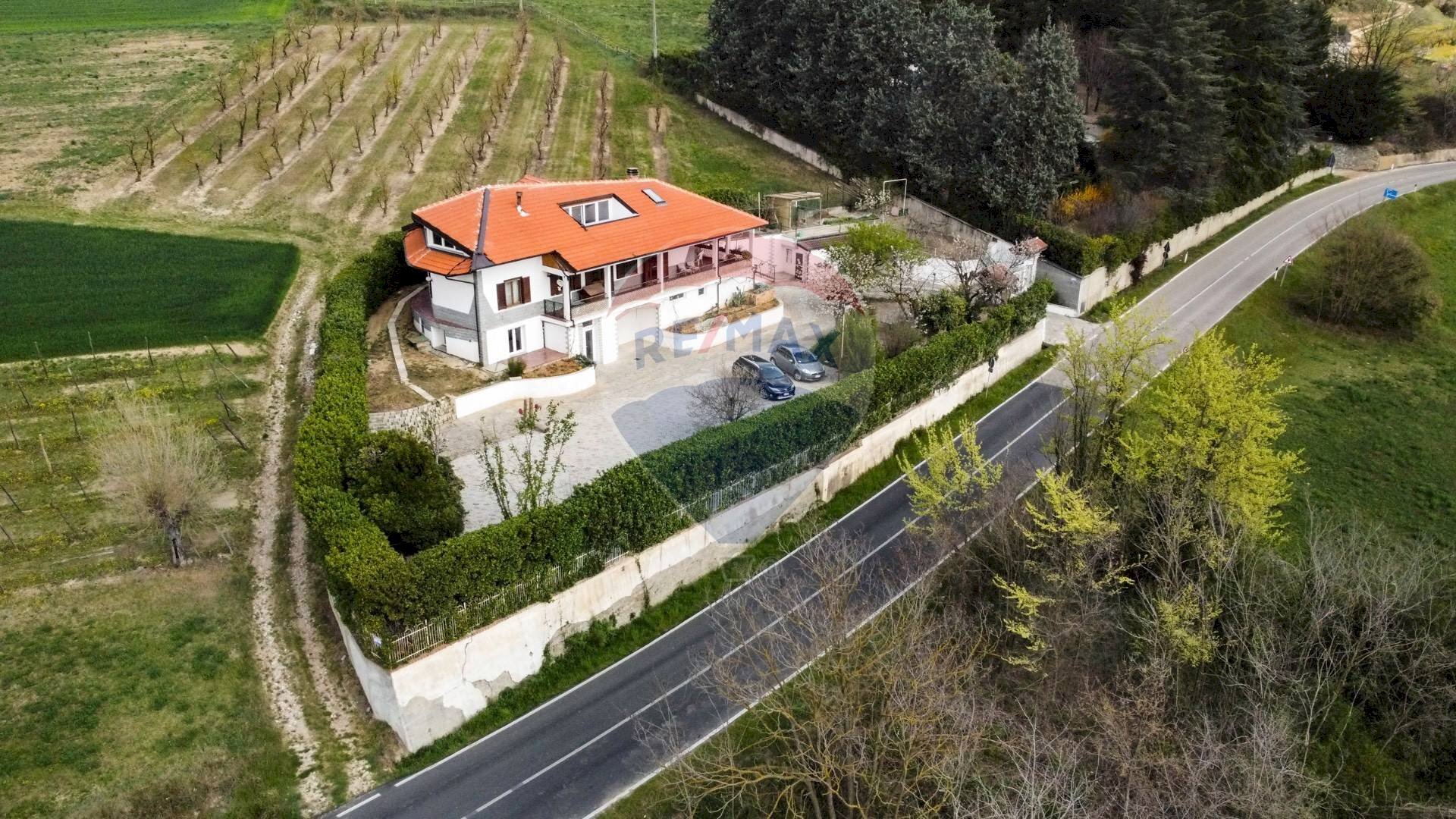 Casa indipendente Via Chieri Pecetto, 12 
 Pino Torinese, Pino Torinese - foto 2