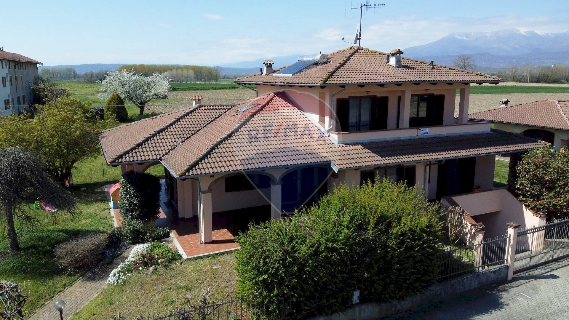 Casa indipendente STRADA PRELLE, 2 
 Albiano d'Ivrea, Albiano d'Ivrea - foto 1