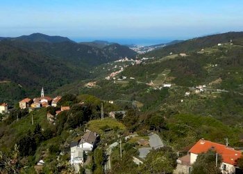 DSCN3556 - Copia.JPG - Terreno edificabile Via San Nicolao 18, Castiglione Chiavarese - foto 1