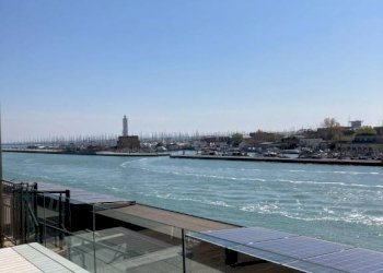 Vista faro Marina di Ravenna - Attico via Molo Gaetano Sanfilippo, Ravenna (zona Porto Corsini) - foto 30