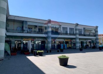 Locale Commerciale Via Gramsci, 45 
 Borgaro Torinese, Borgaro Torinese - foto 1