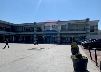 Locale Commerciale Via Gramsci, 45 
 Borgaro Torinese, Borgaro Torinese - foto 3