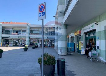 Locale Commerciale Via Gramsci, 45 
 Borgaro Torinese, Borgaro Torinese - foto 14