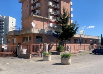 Locale Commerciale VIA AMENDOLA, 5
Orbassano, Orbassano - foto 15