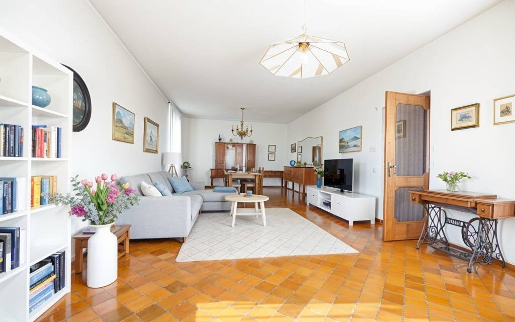 Salone - Villa piazza 4 Novembre, 8, Bastia Mondovì - foto 1