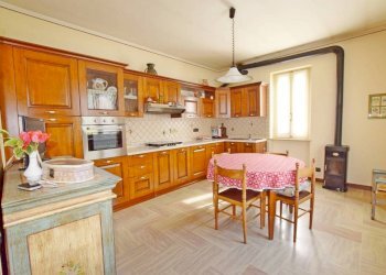 Cucina - Villa piazza 4 Novembre, 8, Bastia Mondovì - foto 9