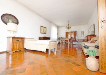 Salone - Villa piazza 4 Novembre, 8, Bastia Mondovì - foto 12