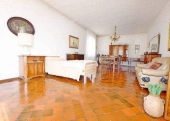 Salone - Villa piazza 4 Novembre, 8, Bastia Mondovì - foto 14