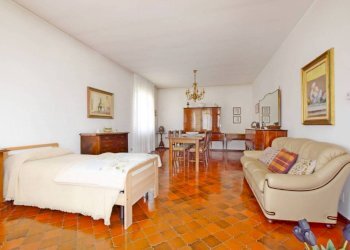 Salone - Villa piazza 4 Novembre, 8, Bastia Mondovì - foto 15