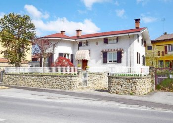 Facciata - Villa piazza 4 Novembre, 8, Bastia Mondovì - foto 34