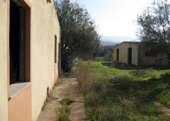 esterno ricoveri cavalli - Casa indipendente Quartucciu - foto 19
