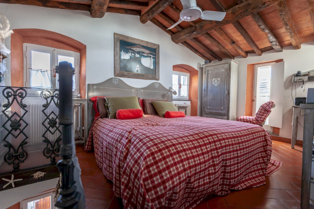 30b.jpg - Porzione di casa Ameglia - foto 3