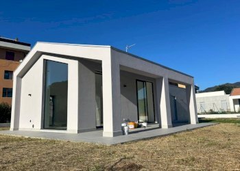 bf1644c3-1bf6-4b43-ac0c-482dd5fb4c9b.jpg - Villa Via Sarzanello 232A, Sarzana - foto 1