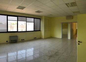 WhatsApp Image 2020-09-05 at 11.21.54 (6).jpeg - Ufficio Sarzana - foto 8