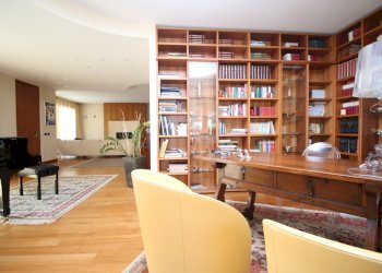 Interni villa - Living zona studio - Villa Inverigo - foto 8