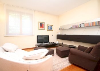 Interni villa - Sala tv - Villa Inverigo - foto 13