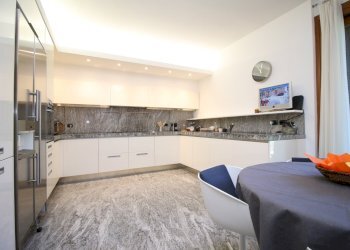 Interni villa - Cucina zona giorno - Villa Inverigo - foto 15