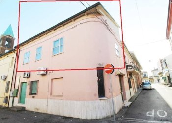 Porzione di casa Argenta - foto 2