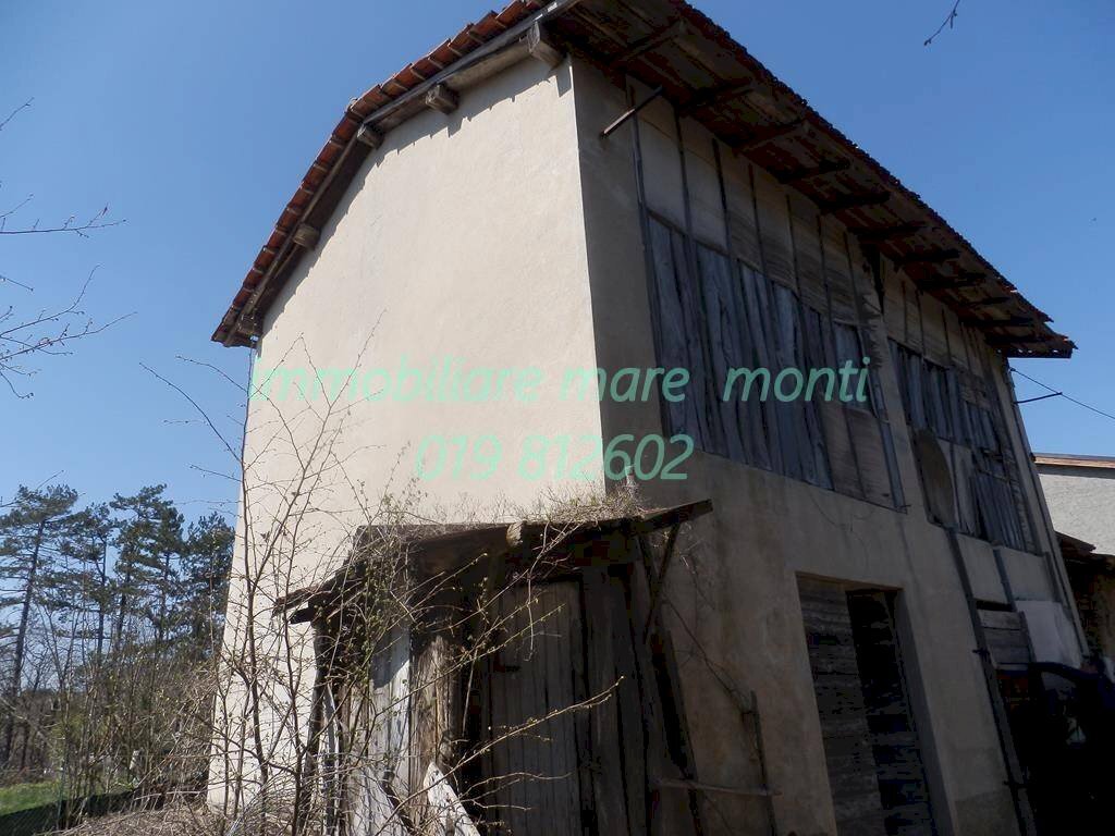 Independent house Giusvalla - photo 1