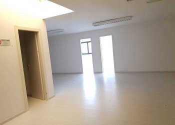 IMG-20230410-WA0041.jpg - Ufficio Viale Castruccio Castracani, Lucca - foto 4