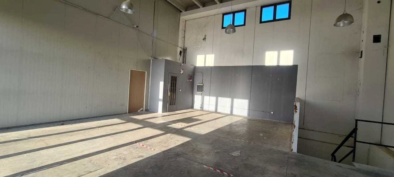 5f3cc46d-34bd-4348-8fe6-e96bc7d91627.jpg - Locale Commerciale VIA ELORINA, Siracusa - foto 2