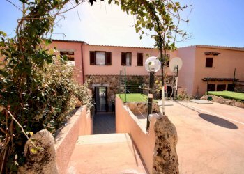 Facciata - Villa a Schiera via delle Isole, San Teodoro - foto 15