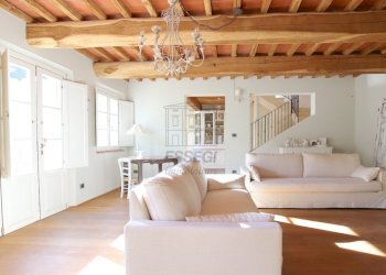 vendesi rustico ristrutturato lucca capannoriIMG_4 - Casale Via Milano 12, Capannori - photo 2