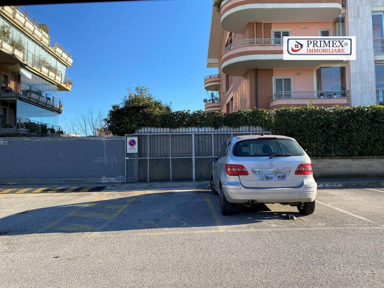 VISTA ESTERNO - Magazzino via Pericle Fazzini, Roma - foto 3