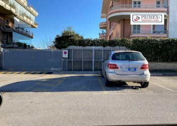 VISTA ESTERNO - Magazzino via Pericle Fazzini, Roma - foto 32