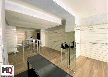 Commercial Premises Mondragone - photo 1