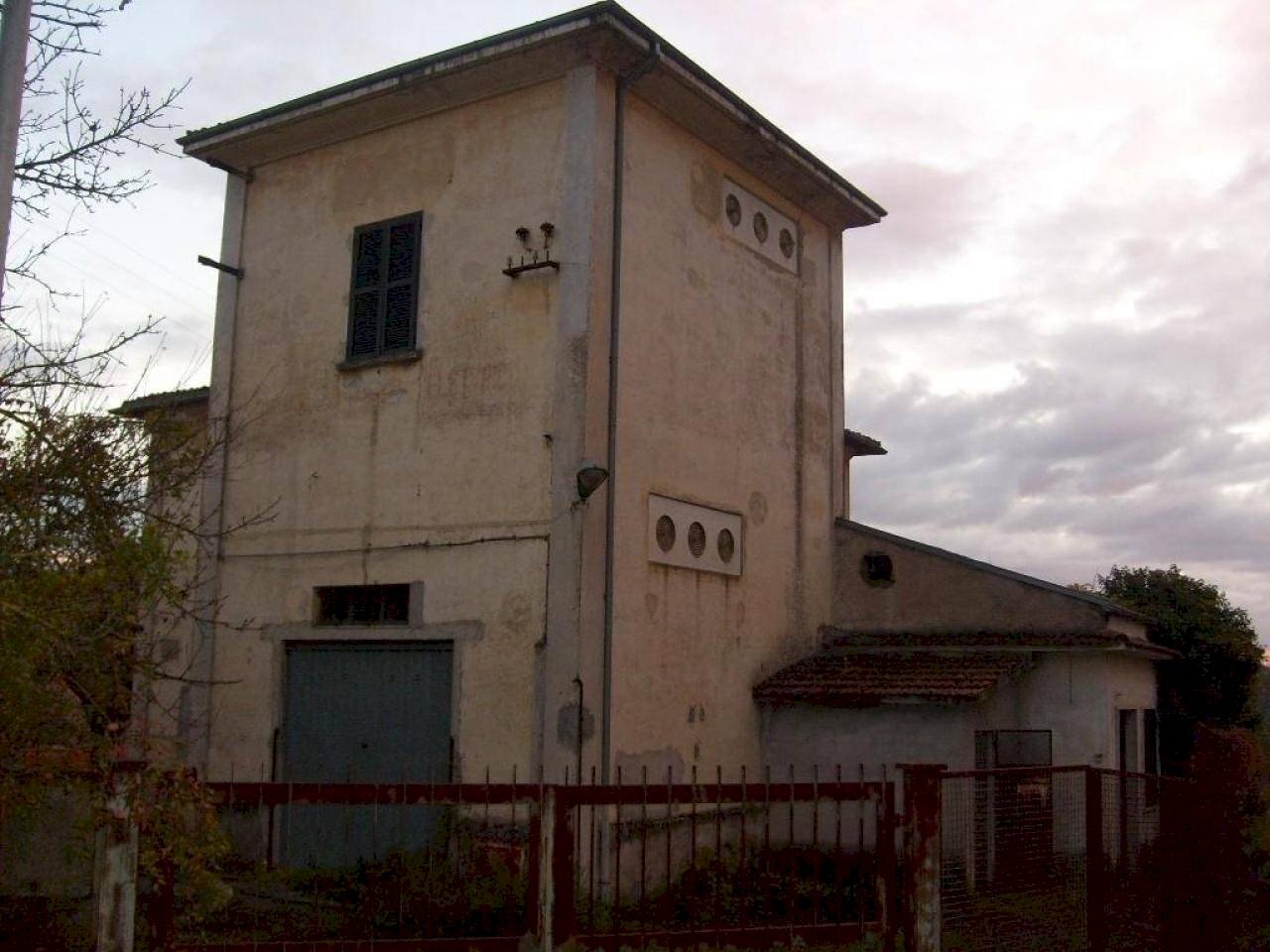 Stabile - Palazzo strada Provinciale Turanese, Rocca Sinibalda - foto 2