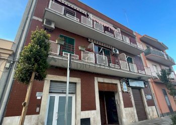 facciata - Locale Commerciale Bari - foto 1